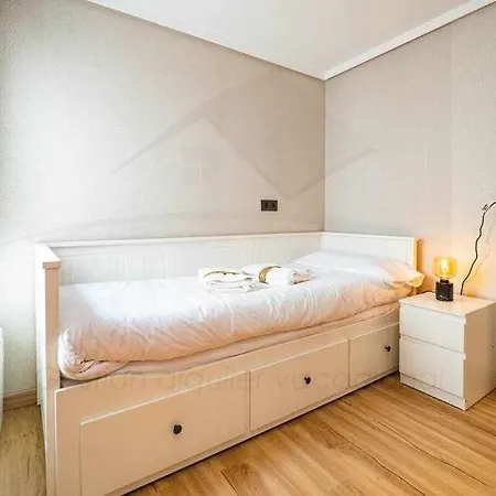 Jauregi Apartment *